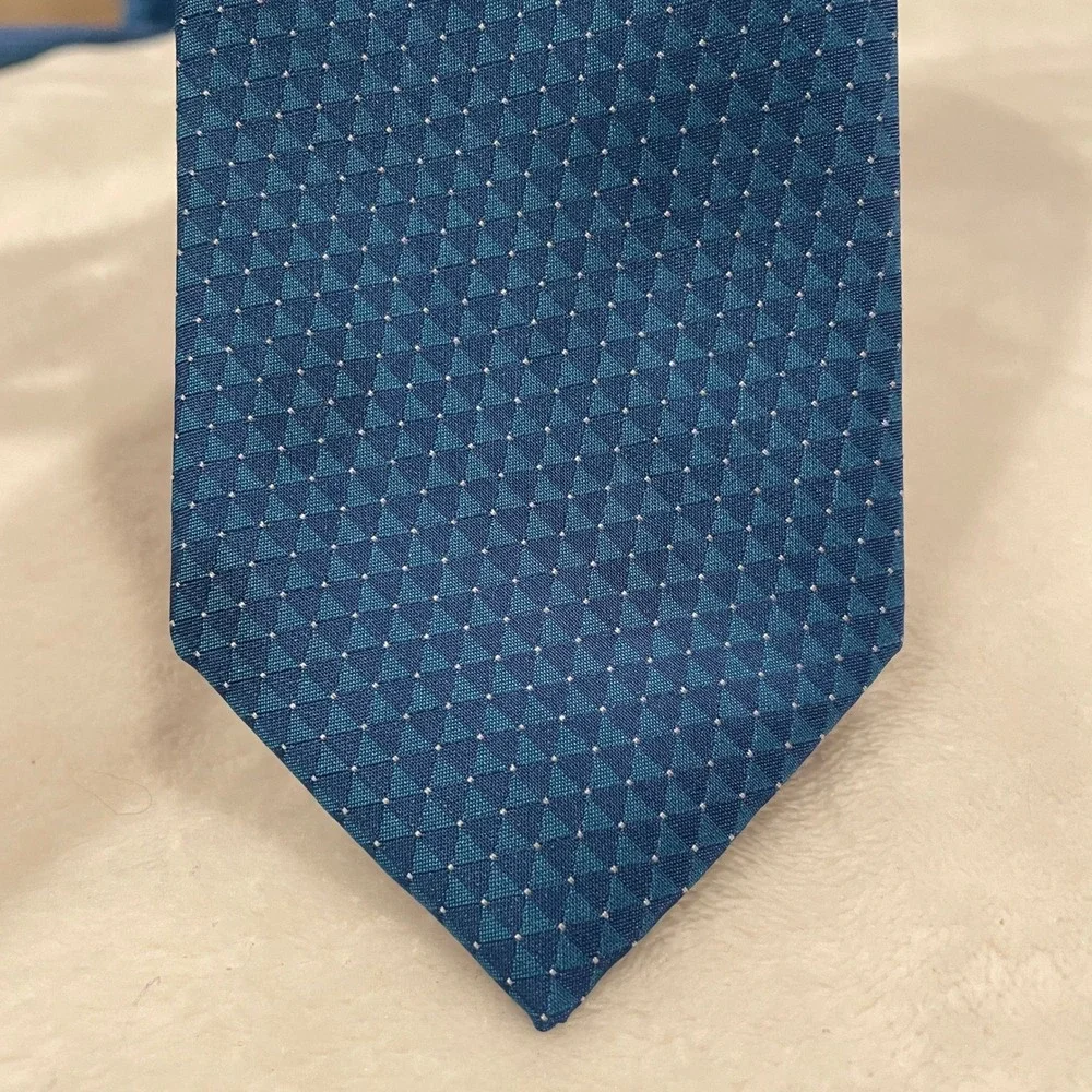 Perry Ellis Portfolio Mens Blue Geometric Triangle Micro Dot Polyester Necktie